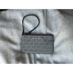 Michael Kors Jet Set Signature Logo Large Wristlet Grey Charcoal Silver Hardware